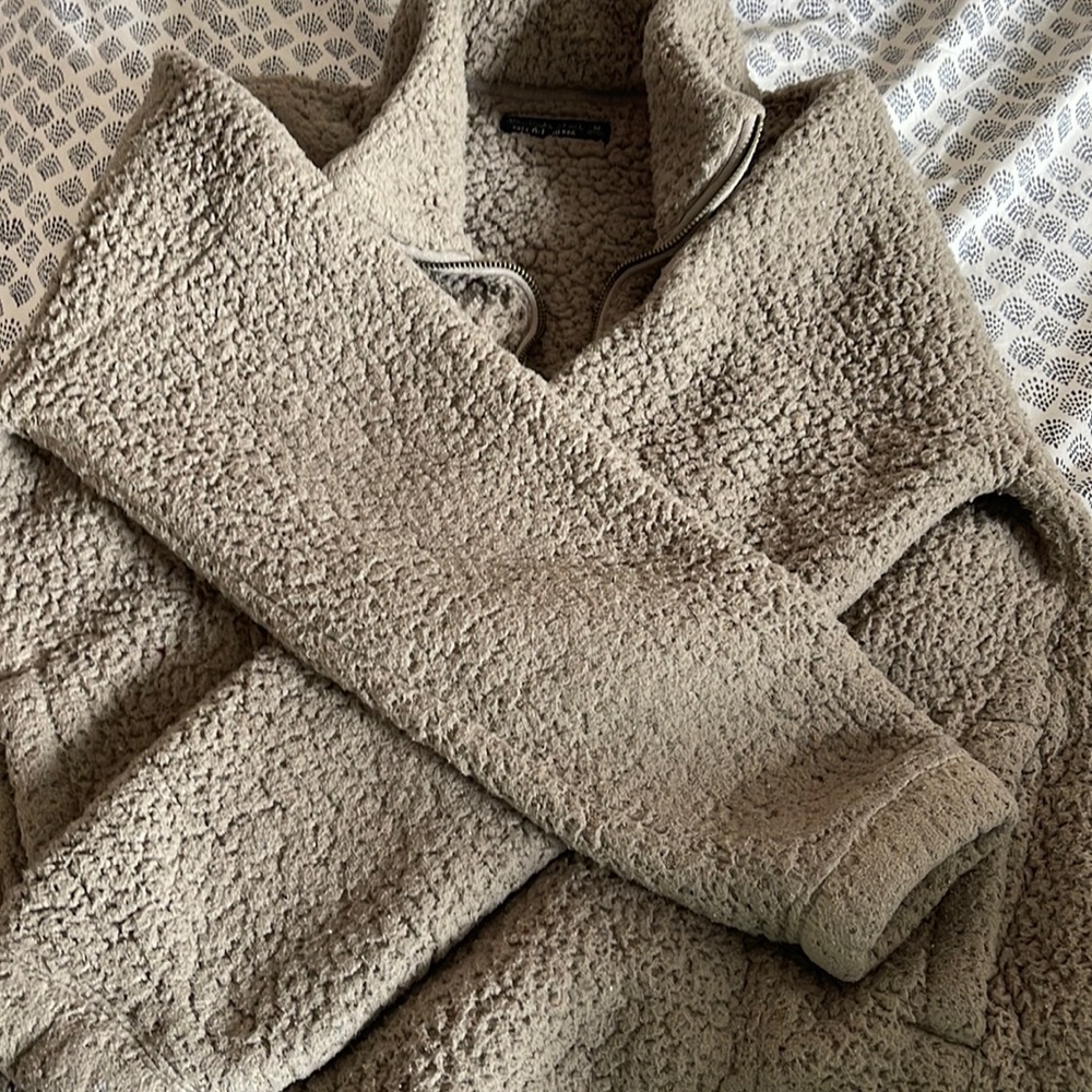 This is a warm Abercrombie sweater! Really soft!